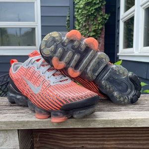 Nike vapormaxes salmon color, make an offer